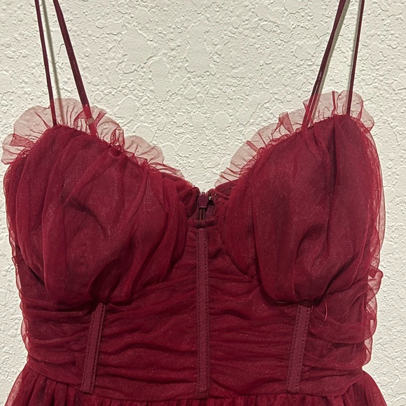 Elegant Burgundy Lace Chemise - Picture 2 of 3